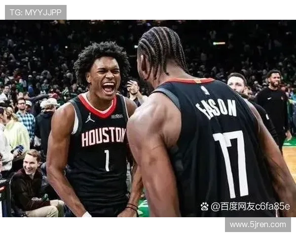 NBA球星与街球手的巅峰对决谁能胜出篮球场上的传奇与街头风云