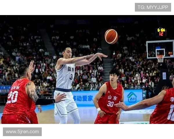 山东西王男篮迎战辽宁队全力争胜展现球队实力与斗志