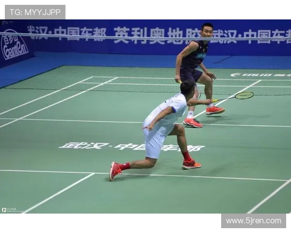 李宗伟与林丹亚锦赛巅峰对决回顾：羽坛传奇的荣耀与对抗