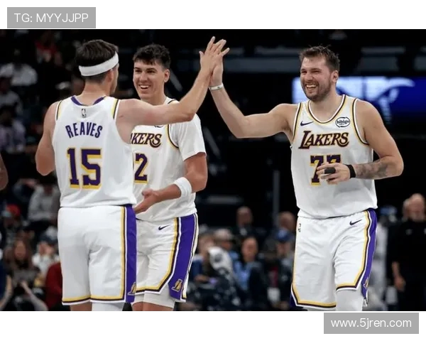 湖人对决热火11月19日精彩直播全程回顾与分析