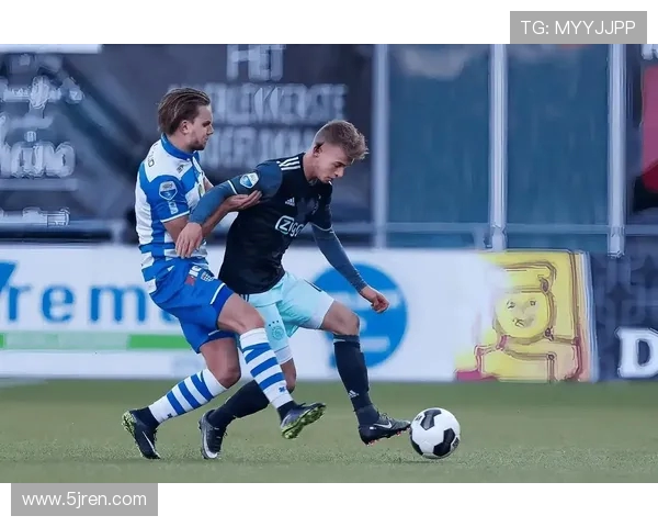 福伦丹与鹿特丹的激烈对决谁能在这场比赛中笑到最后